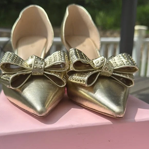 NEW Kate Spade Leather Gold Bow Stud Heels - Picture 6 of 10